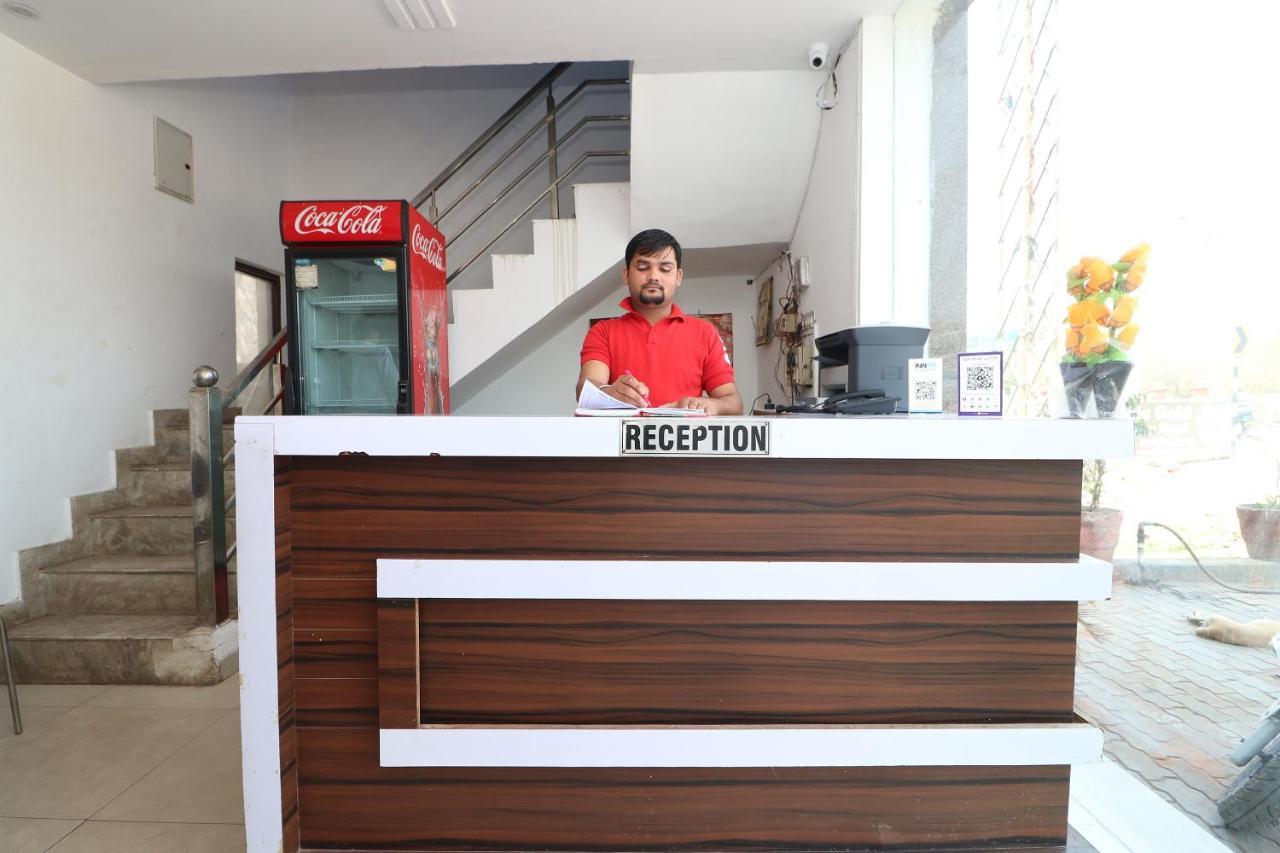 Four Seasons Hotel Agra  Exterior photo